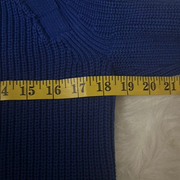 Lauren Ralph Lauren Women’s Blue Sweater with Gold Buttons Size Medium - Picture 5 of 7